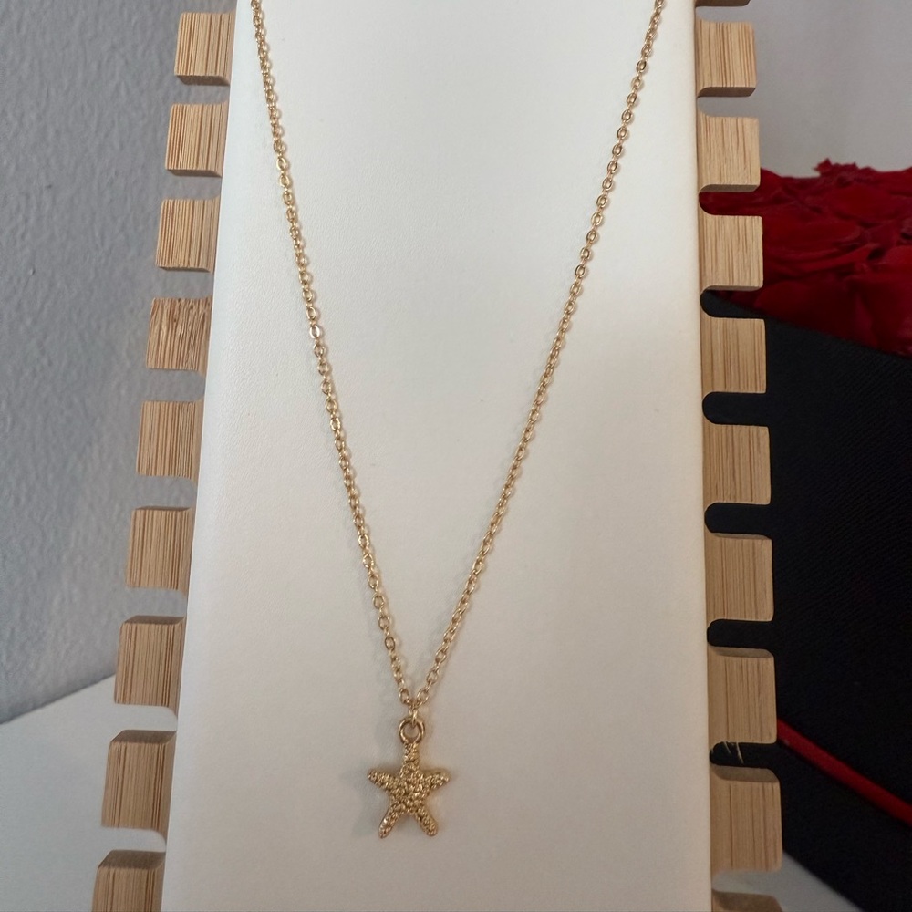 Gold Starfish Pendant Necklace